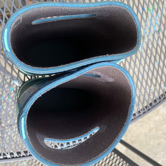 Bogs Rain Boots Blue and Pink Floral Boots (size 1) - Picture 6 of 6